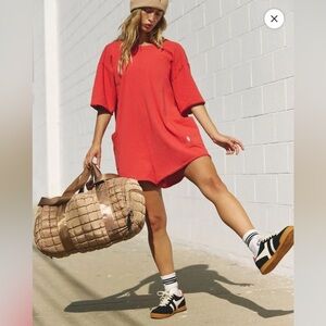 z115. FREE PEOPLE HOT SHOT TEE
ROMPER - Winterberry XS NWOT